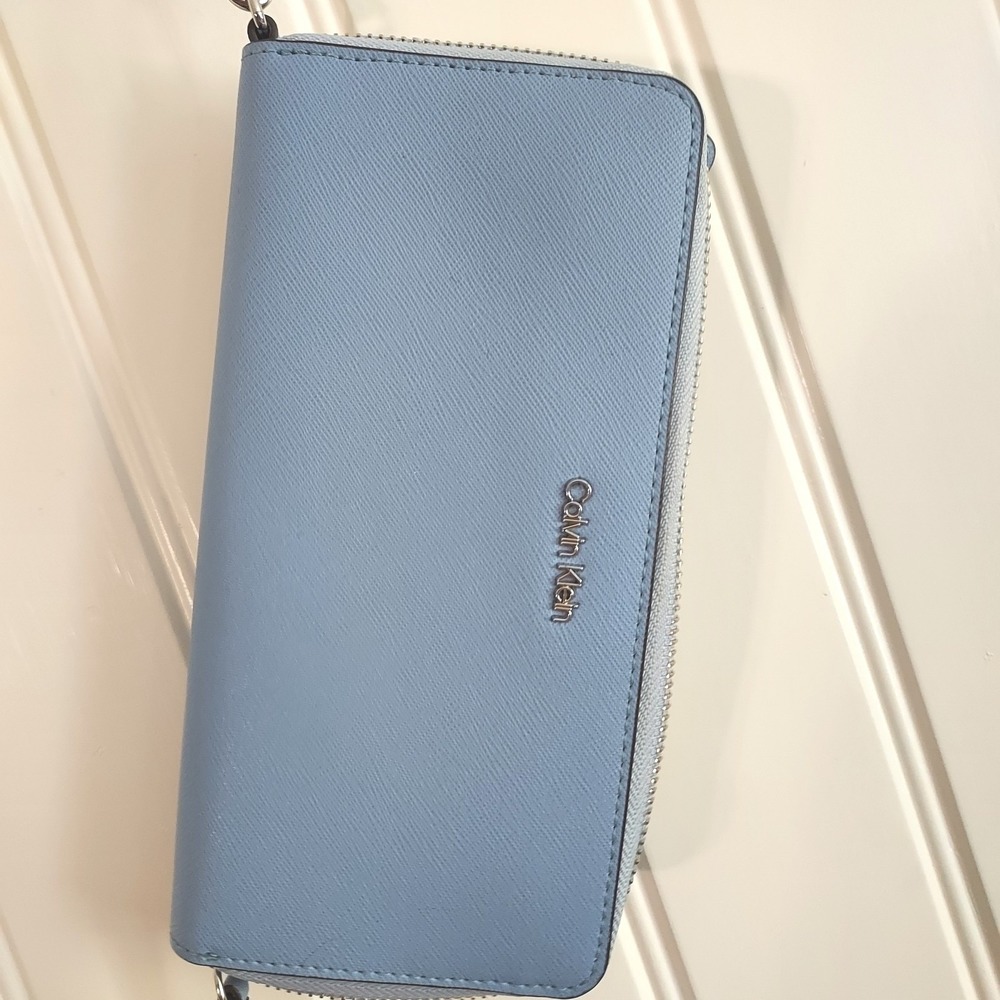 Calvin Klein Womens Robin's Egg Blue Solid Pebbled Zip Around Wallet Purse